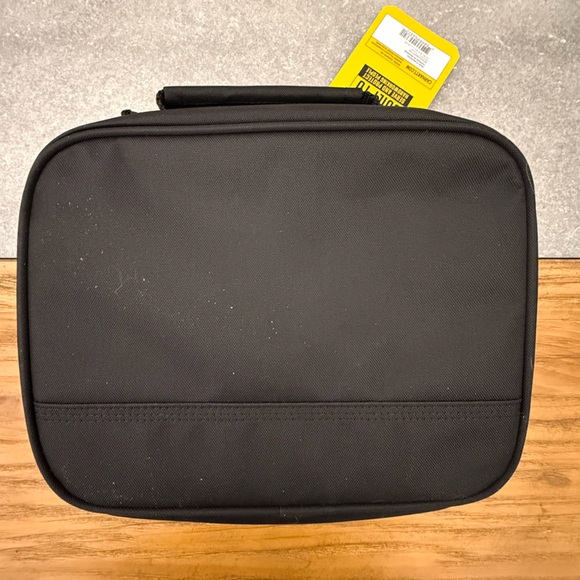 Carhartt Insulated 4 Can Lunch Cooler Rain Defender Bag Black NWT - Picture 4 of 12